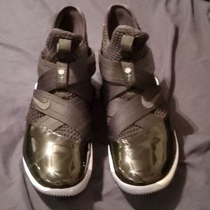 listing-status-banner